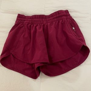 Lululemon tracker short 4”